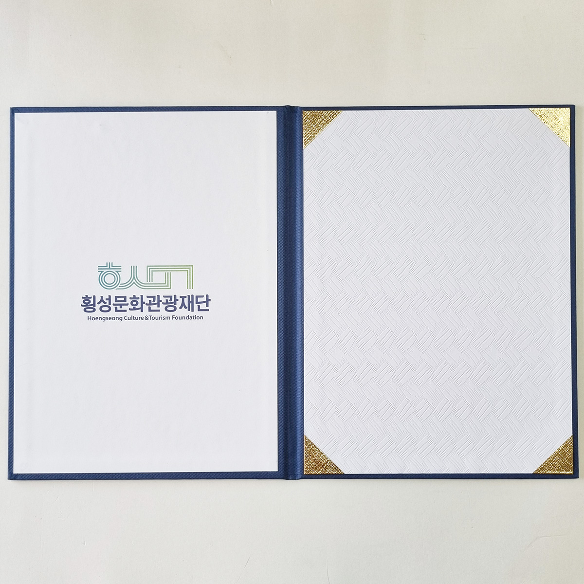 다크블루 엠보패턴 상장케이스 세로형 SC000767